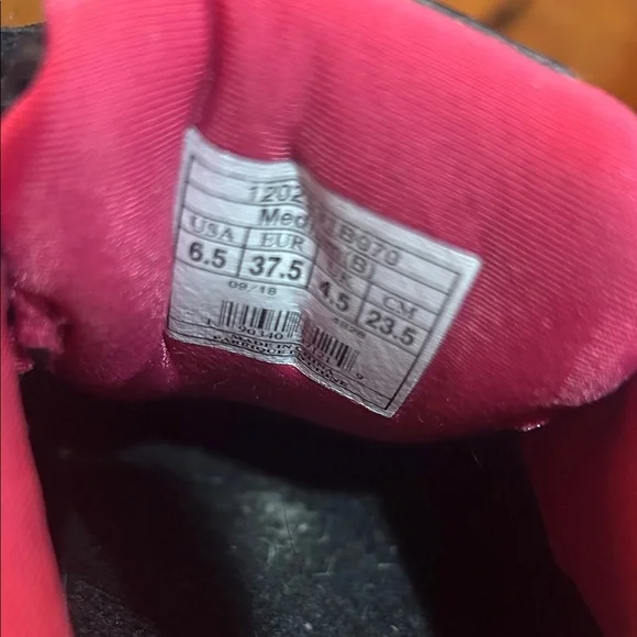 Brooks Women's Black and Red Athletic Sneaker Running Shoes Size 6 - Picture 6 of 7